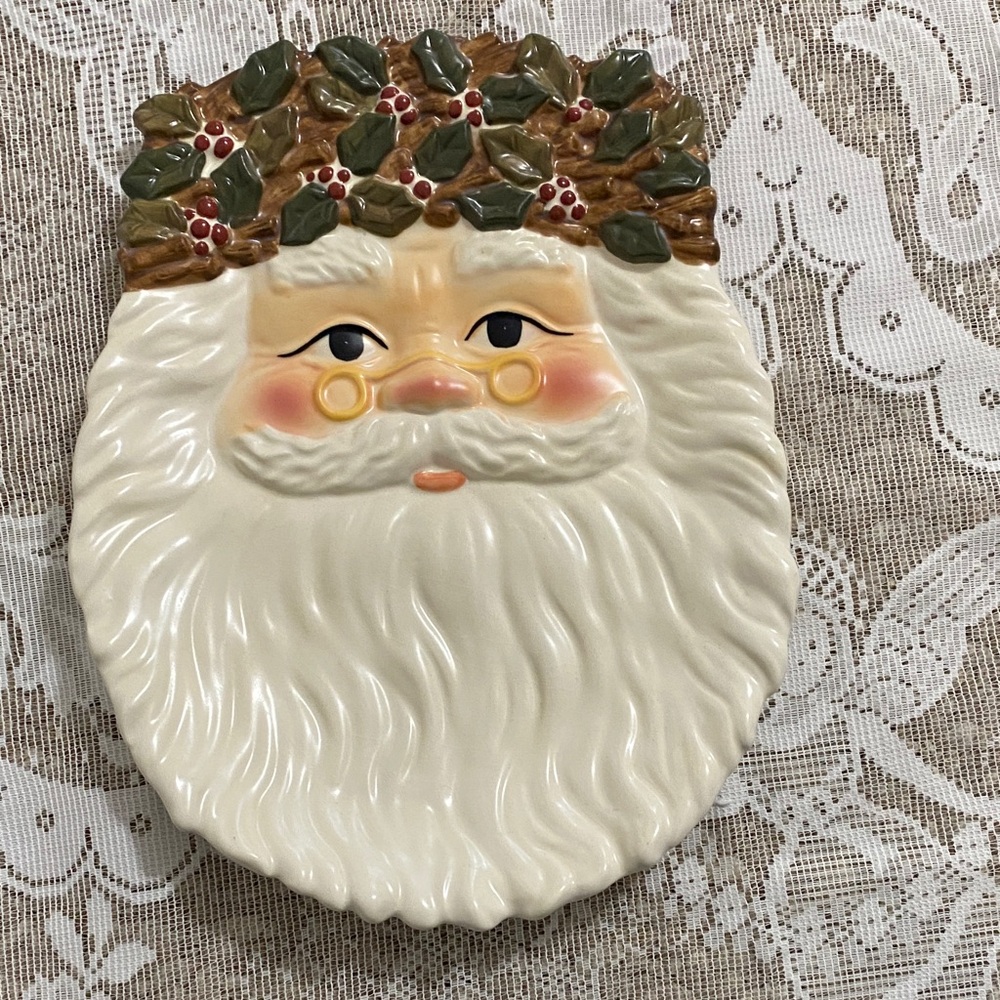 Woodland Santa Serving Dish-Nice Quality